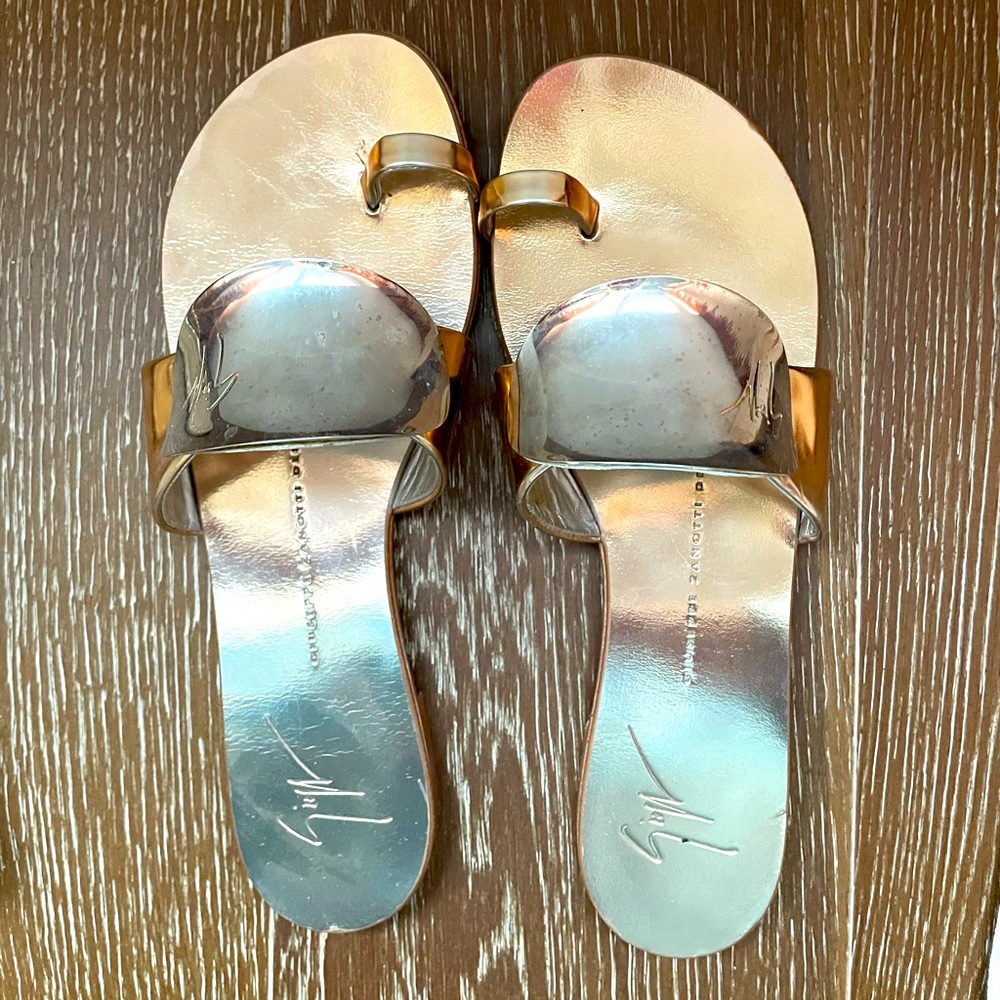 GIUSEPPE ZANOTTI Ramino Gold Silver Metallic Leather Flat Sandals